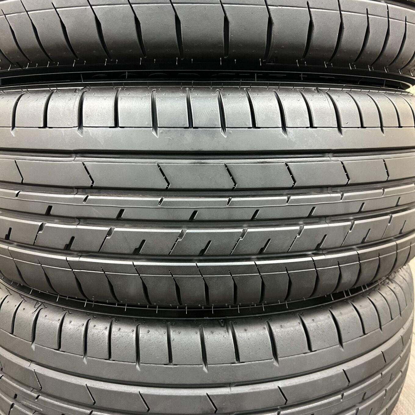 [タイヤのみ]サマータイヤ 215/55R18 GOODYEAR EAGLE RV F ECO 4本セット #93T40426