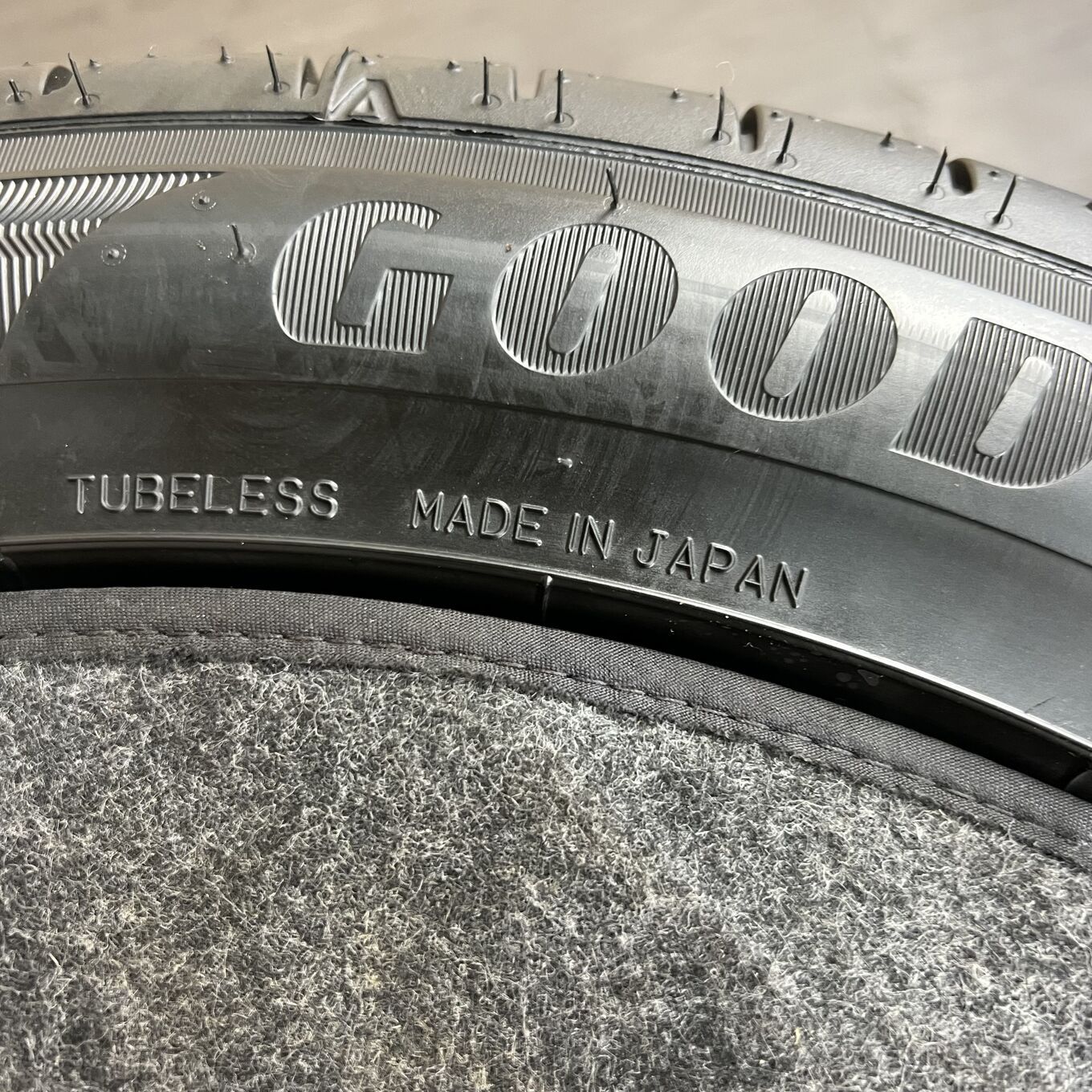 [タイヤのみ]サマータイヤ 215/55R18 GOODYEAR EAGLE RV F ECO 4本セット #93T40426