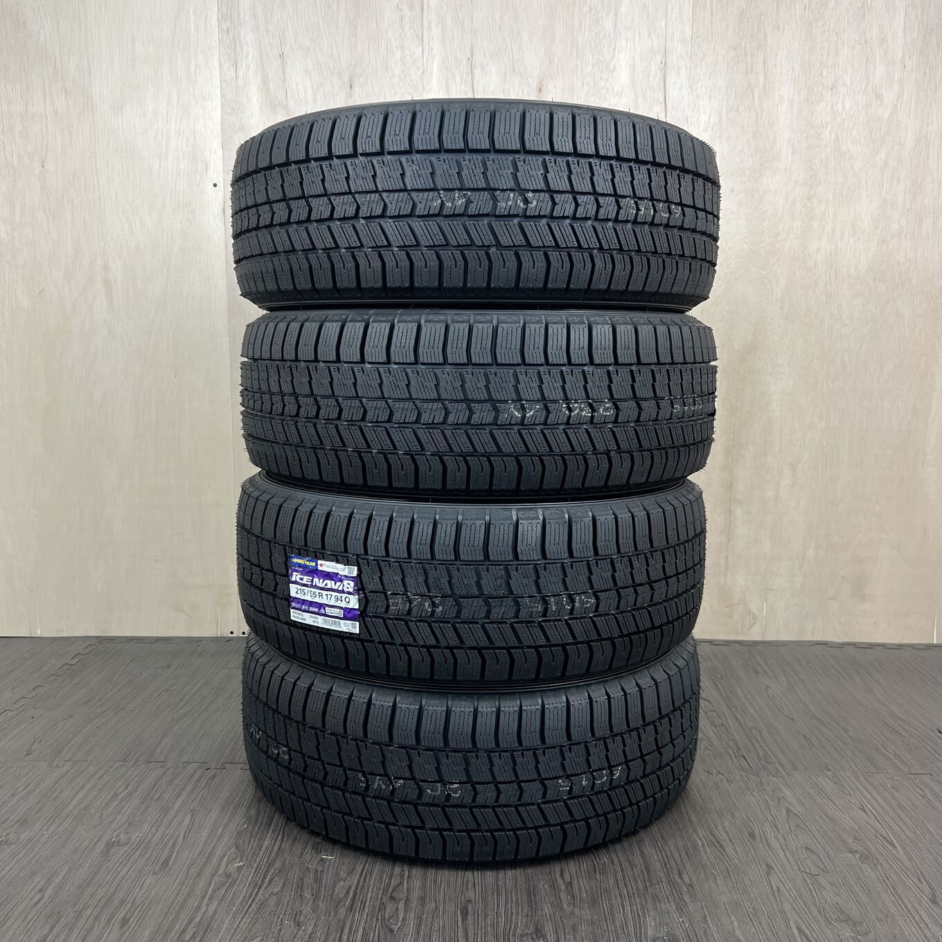 [タイヤのみ]スタッドレスタイヤ 215/55R17 GOODYEAR ICE NAVI 8 4本セット #94T40426