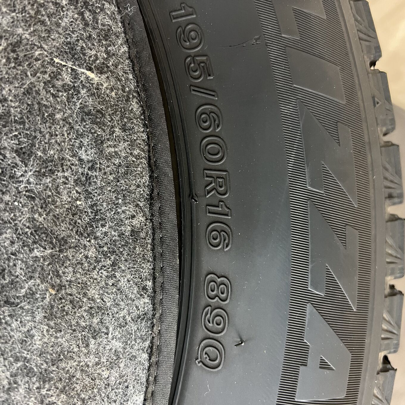 [セット]ESTROSA 16インチ + BRIDGESTONE スタッドレスタイヤ 195/60R16 #96S40426