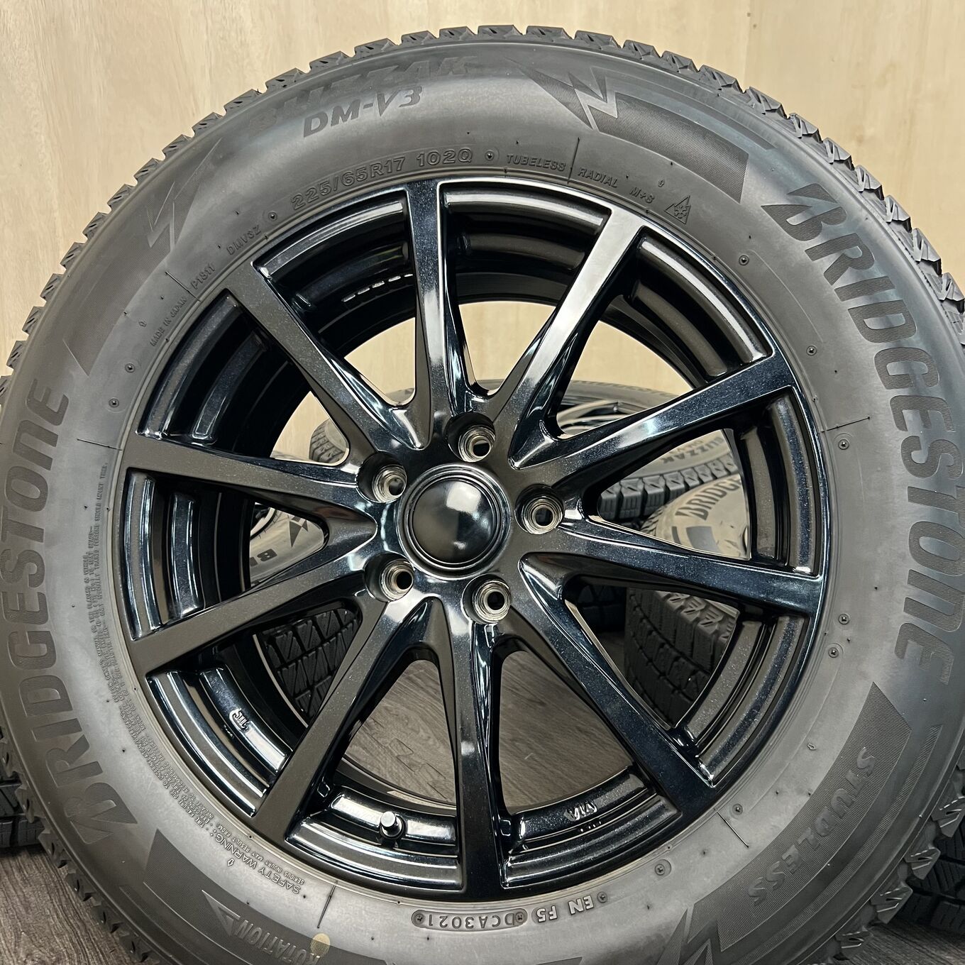 セット]WEDS 17インチ + BRIDGESTONE スタッドレスタイヤ 225/65R17