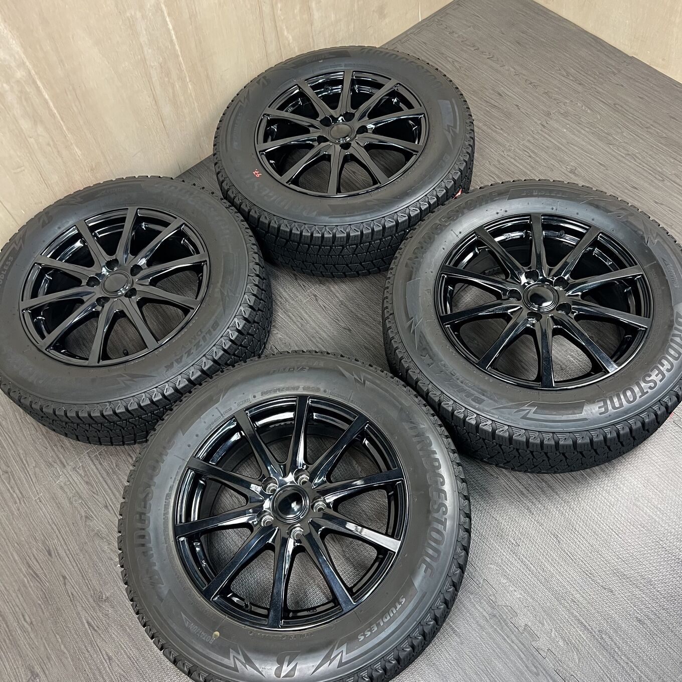 セット]WEDS 17インチ + BRIDGESTONE スタッドレスタイヤ 225/65R17