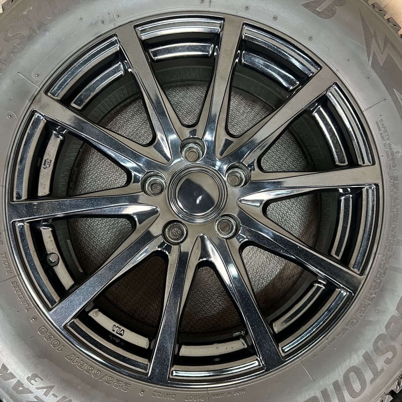 セット]WEDS 17インチ + BRIDGESTONE スタッドレスタイヤ 225/65R17 