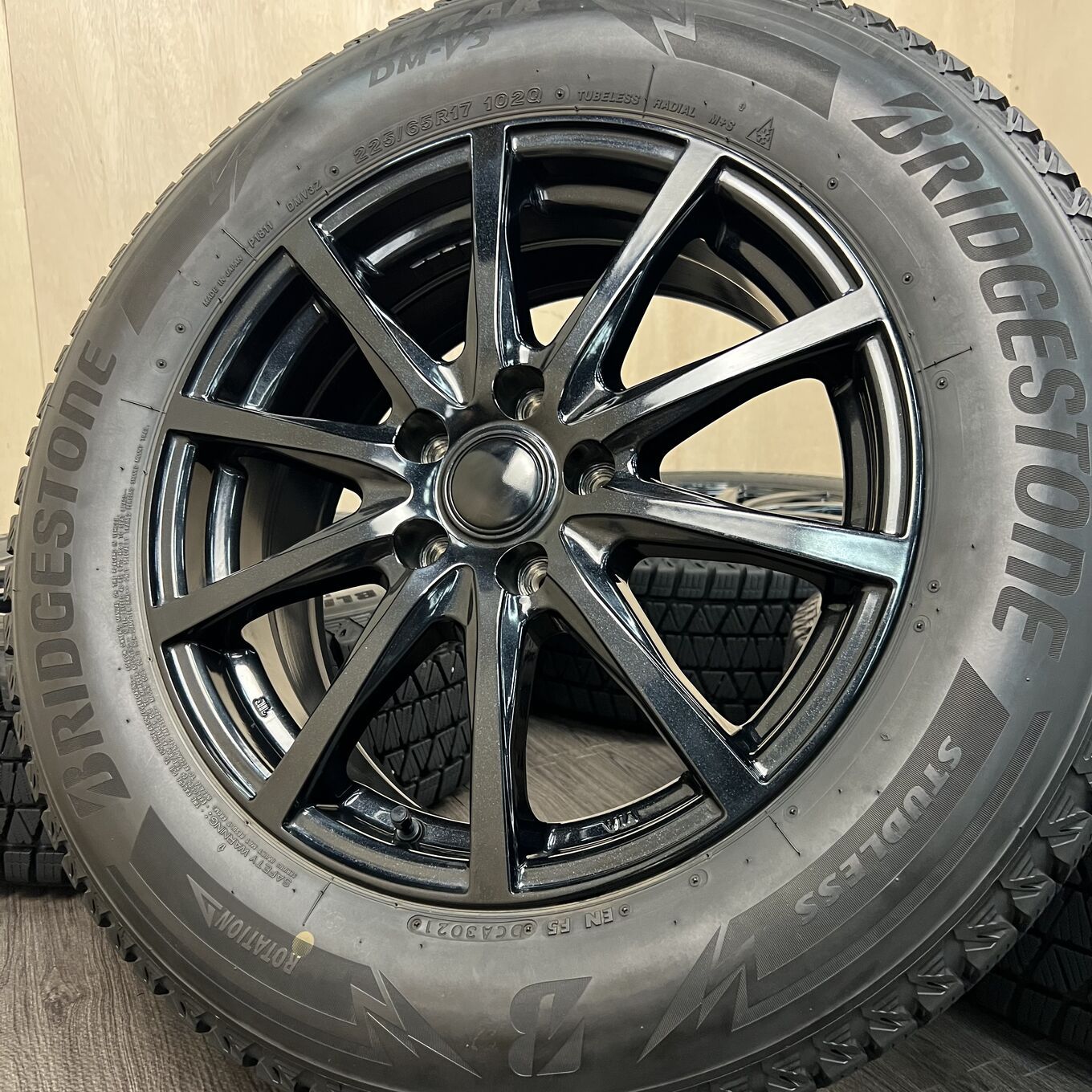 セット]WEDS 17インチ + BRIDGESTONE スタッドレスタイヤ 225/65R17