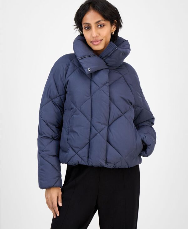 ビーシビージー レディース アウター ジャケット・ブルゾン コート BCBG Womens Short Diamond Puffer Coat Smokey Blue ブルー