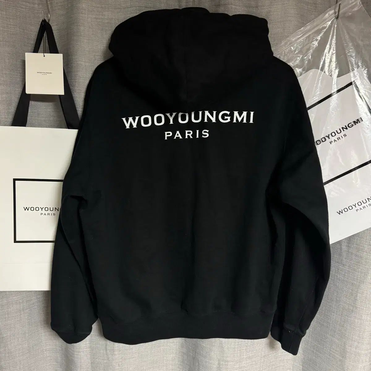 ((46)) ウーヨンミ(WOOYOUNGMI) バックロゴ フーディー