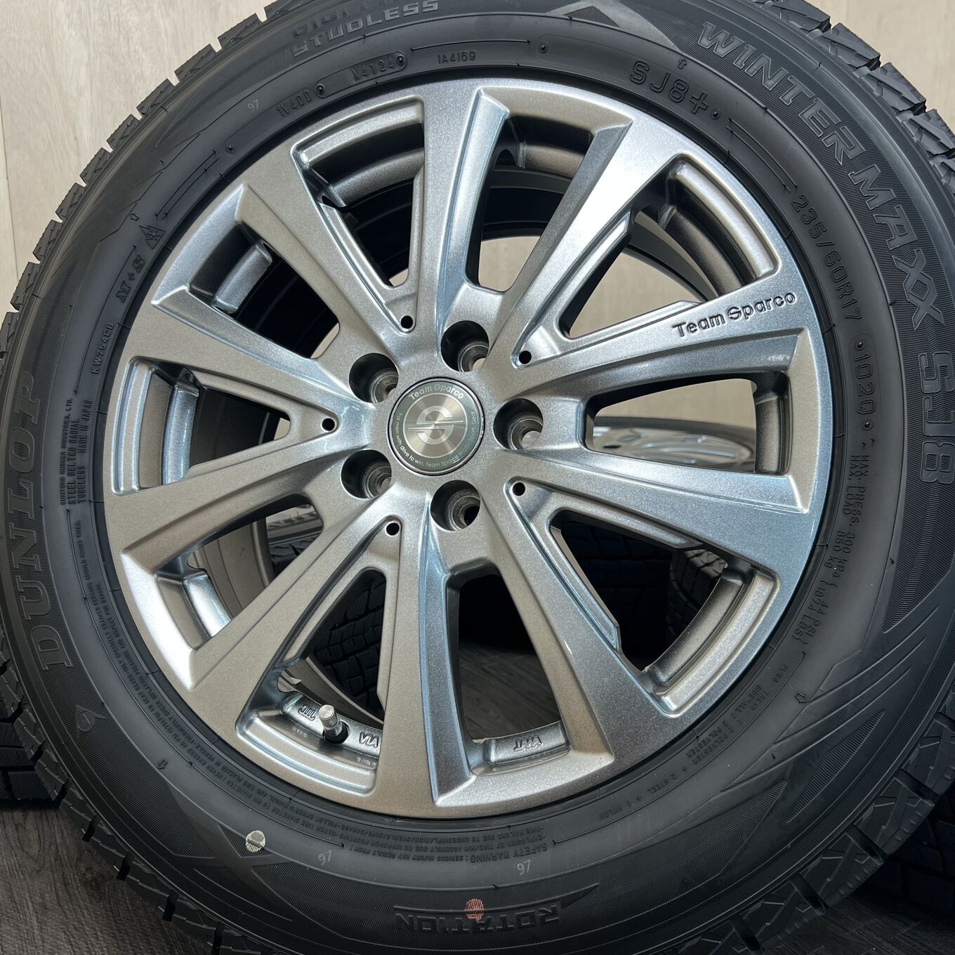 セット]TEAM SPARCO 17インチ + DUNLOP スタッドレスタイヤ 235/60R17 