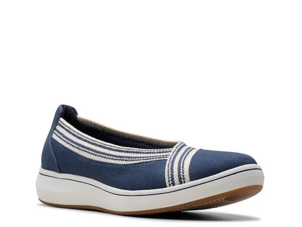 クラークス レディース シューズ スリッポン・ローファー Clarks Cloudsteppers Breeze Sky Air SlipOn Navy ネイビー