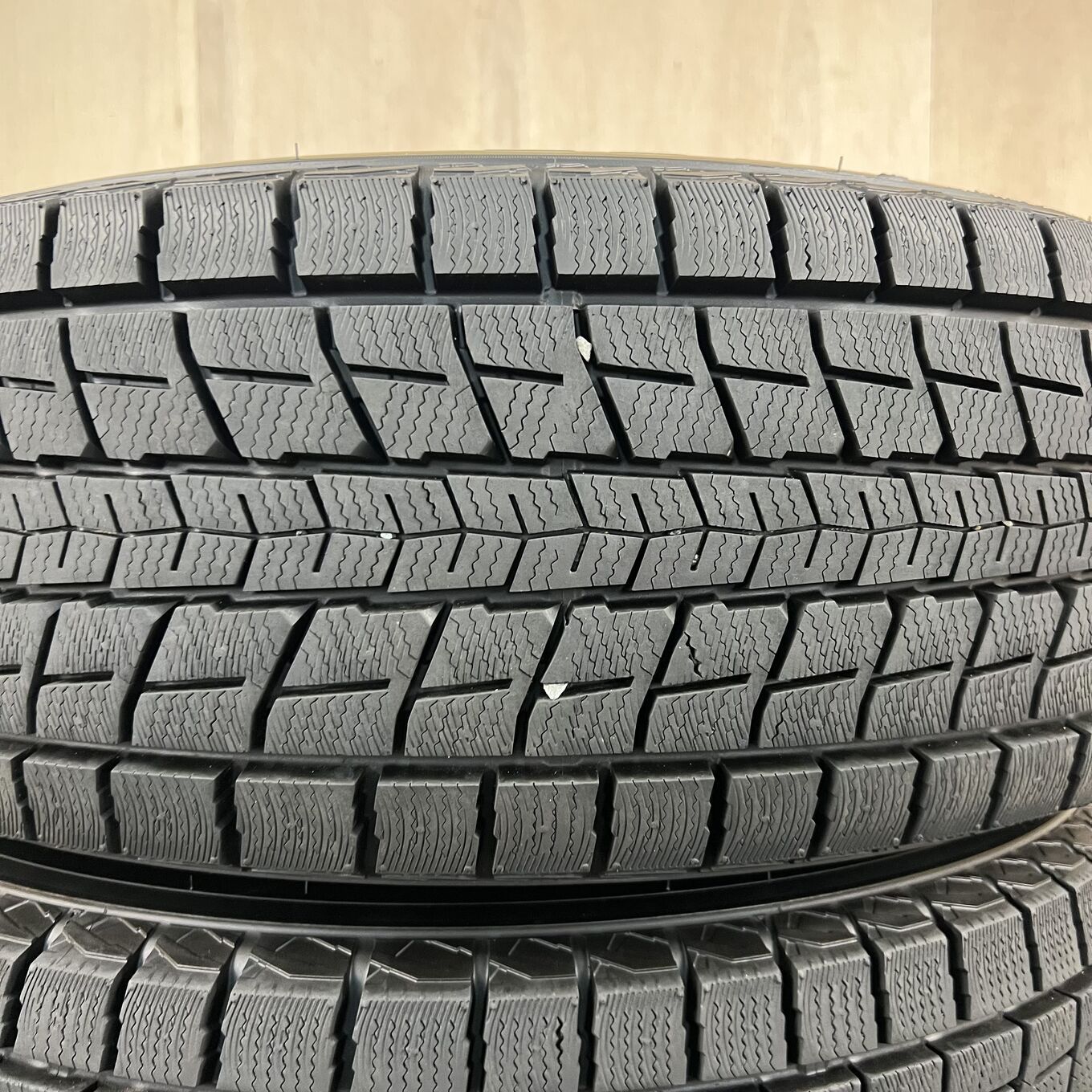 タイヤのみ]スタッドレスタイヤ 235/60R17 DUNLOP WINTERMAXX SJ8 4本 