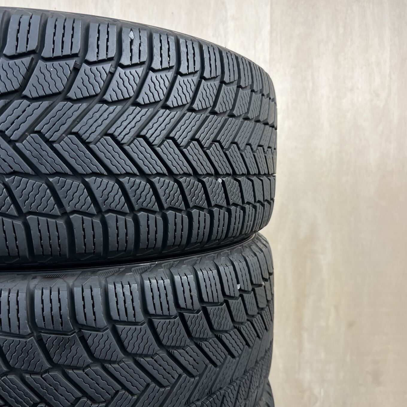 245/45R18 スタッドレスタイヤ4本セット・MICHELIN Amazon.co.jp: 【4