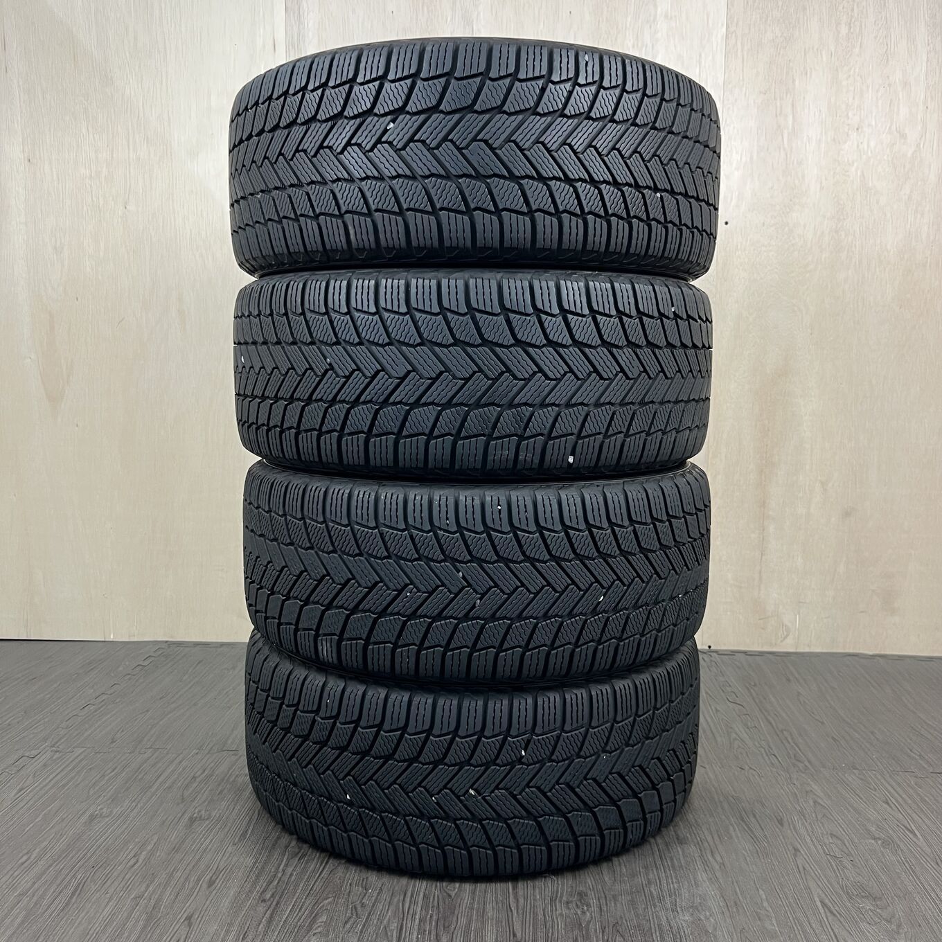 245/45R18 スタッドレスタイヤ4本セット・MICHELIN Amazon.co.jp: 【4