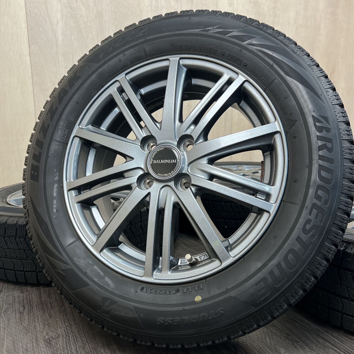 セット]BRIDGESTONE 15インチ + BRIDGESTONE スタッドレスタイヤ 185