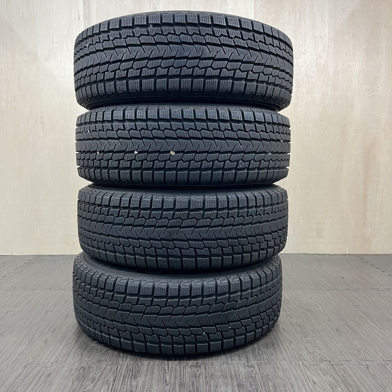 タイヤのみ]スタッドレスタイヤ 225/60R18 YOKOHAMA ICE GUARD G075 4