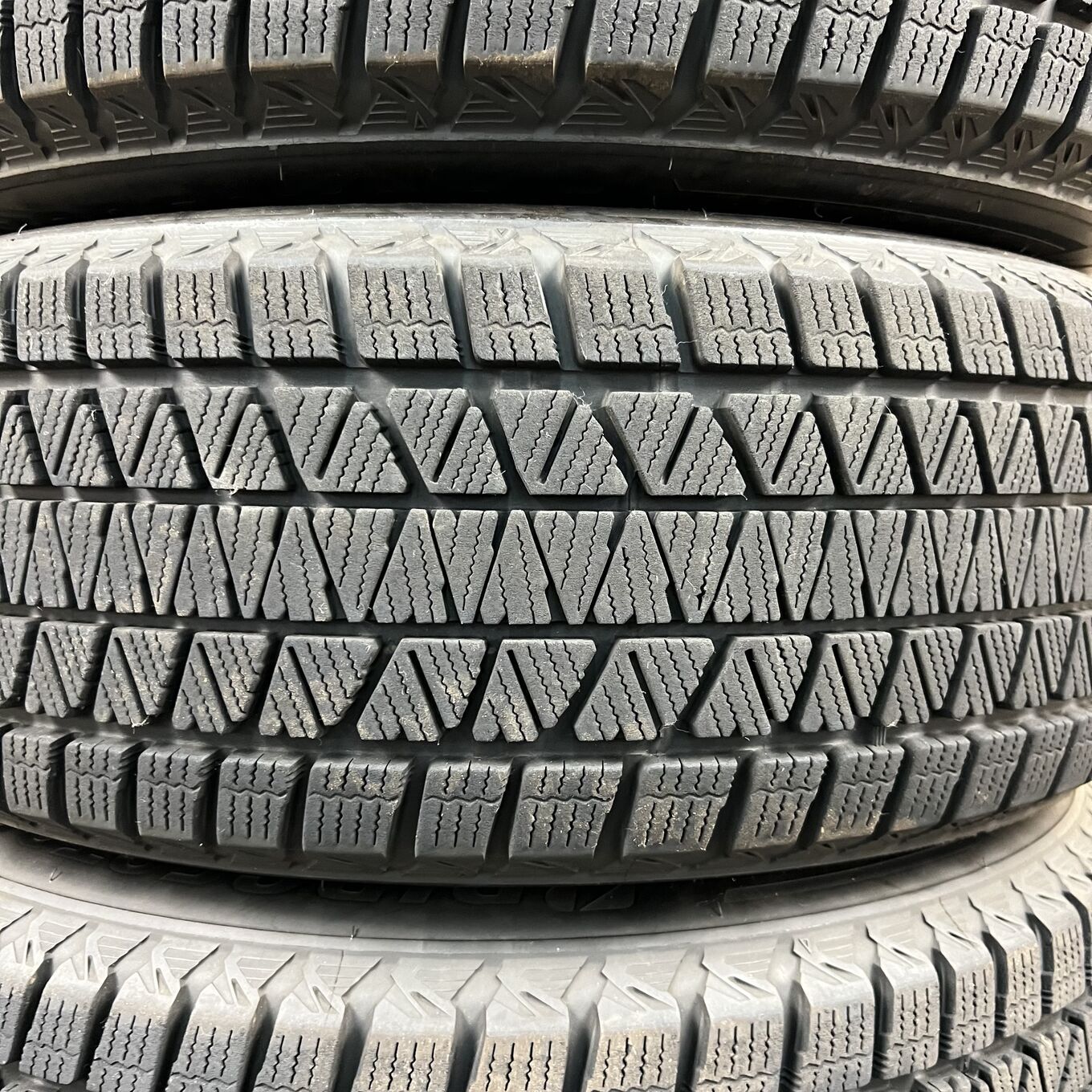 タイヤのみ]スタッドレスタイヤ 235/60R18 BRIDGESTONE BLIZZAK DM-V3 