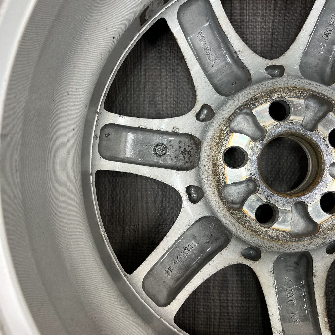 セット]TOYOTA 16インチ + TOYO スタッドレスタイヤ 215/60R16 