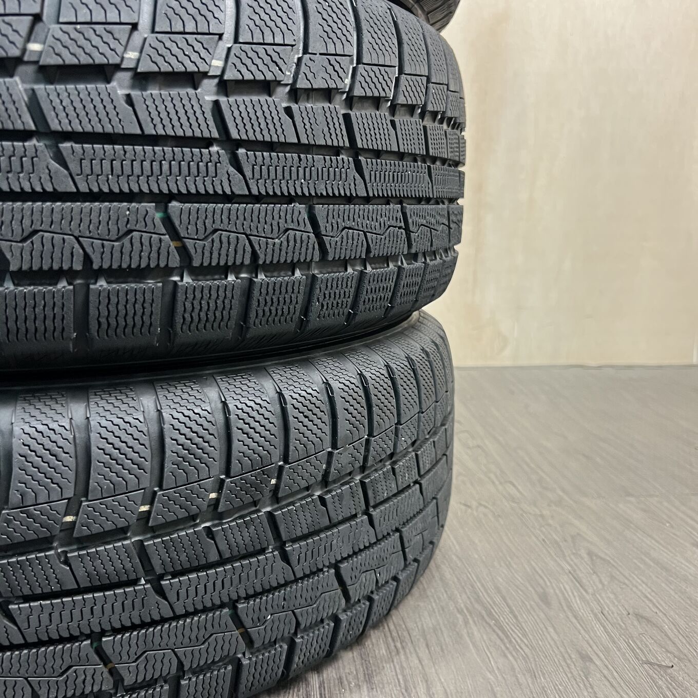 セット]TOYOTA 16インチ + TOYO スタッドレスタイヤ 215/60R16 