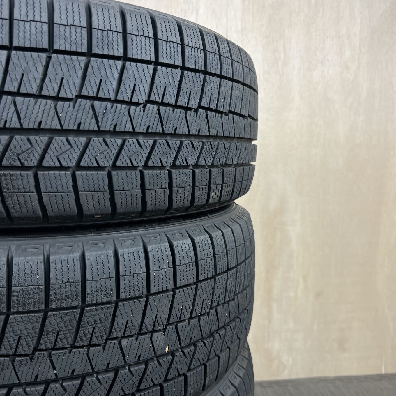 タイヤのみ]スタッドレスタイヤ 235/50R18 DUNLOP WINTERMAXX WM03 4本