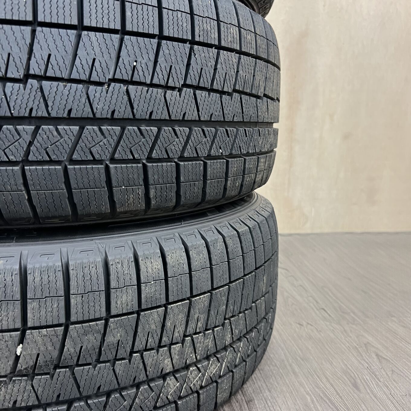 タイヤのみ]スタッドレスタイヤ 235/50R18 DUNLOP WINTERMAXX WM03 4本