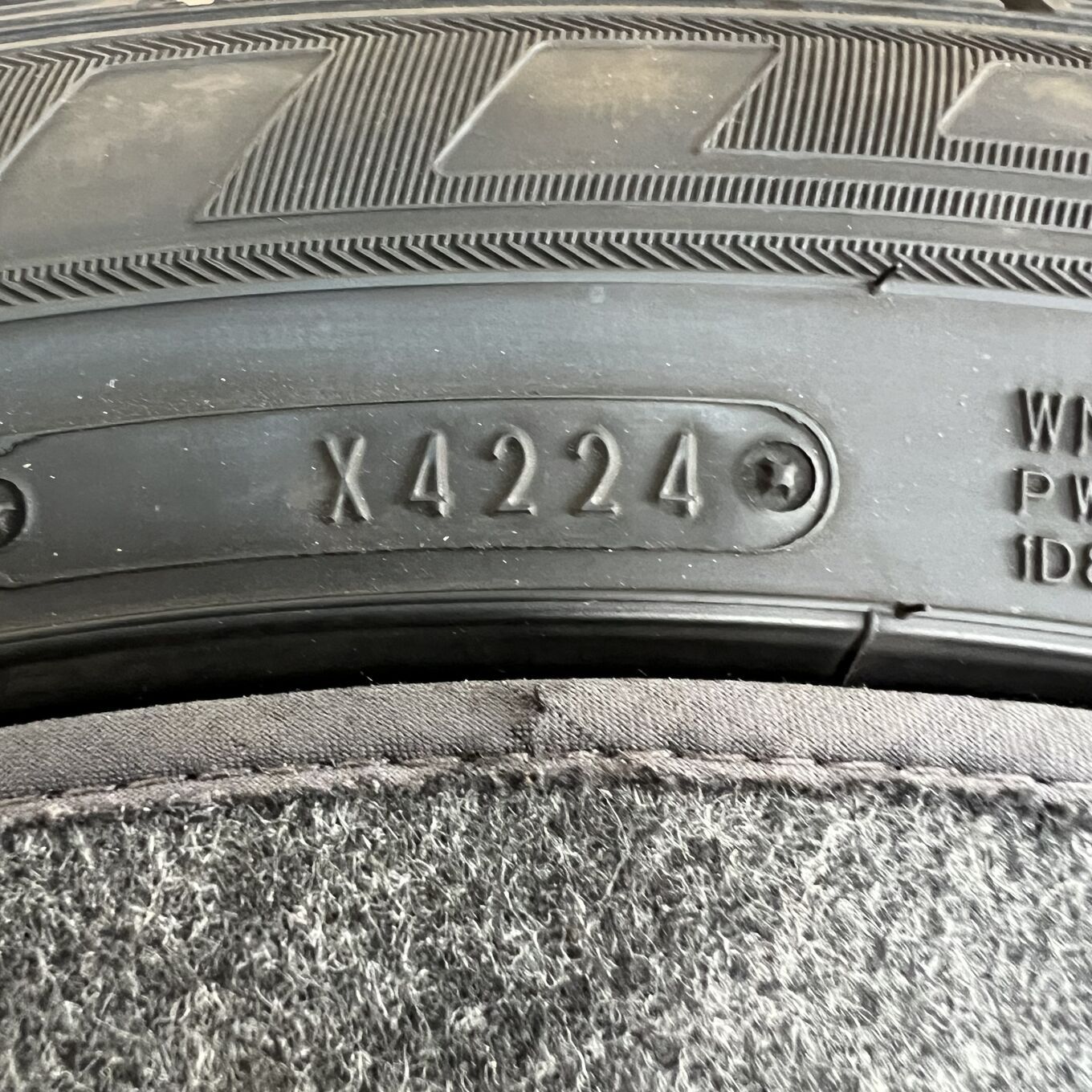 タイヤのみ]スタッドレスタイヤ 235/50R18 DUNLOP WINTERMAXX WM03 4本 