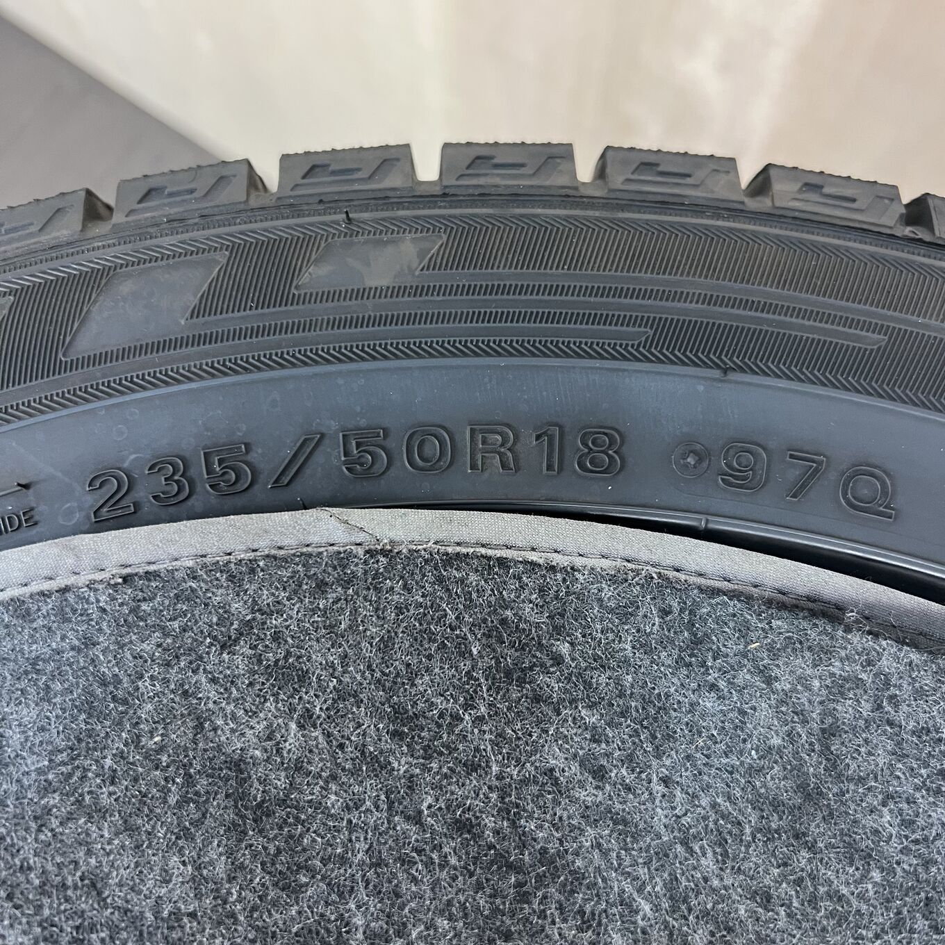 タイヤのみ]スタッドレスタイヤ 235/50R18 DUNLOP WINTERMAXX WM03 4本 