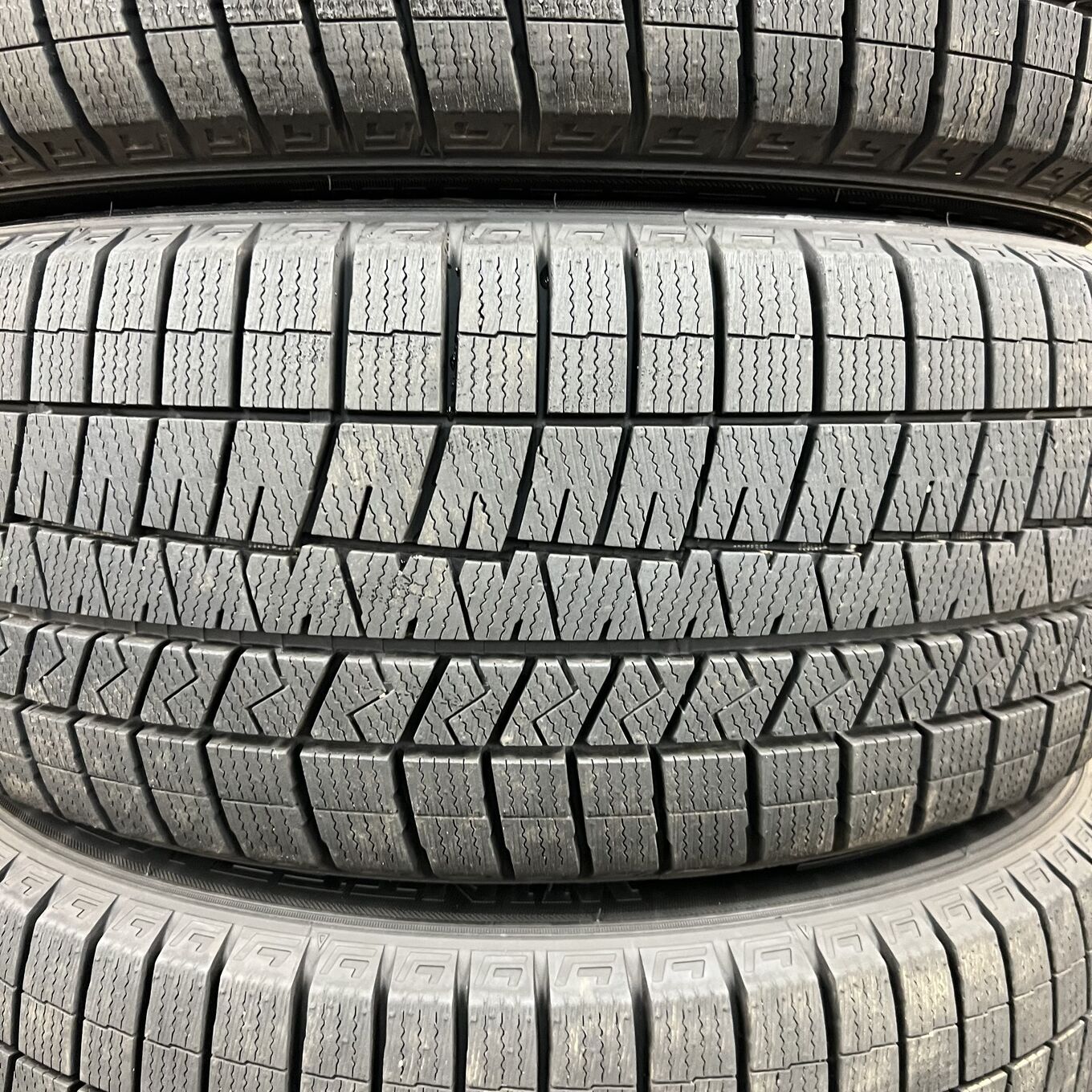 タイヤのみ]スタッドレスタイヤ 235/50R18 DUNLOP WINTERMAXX WM03 4本 