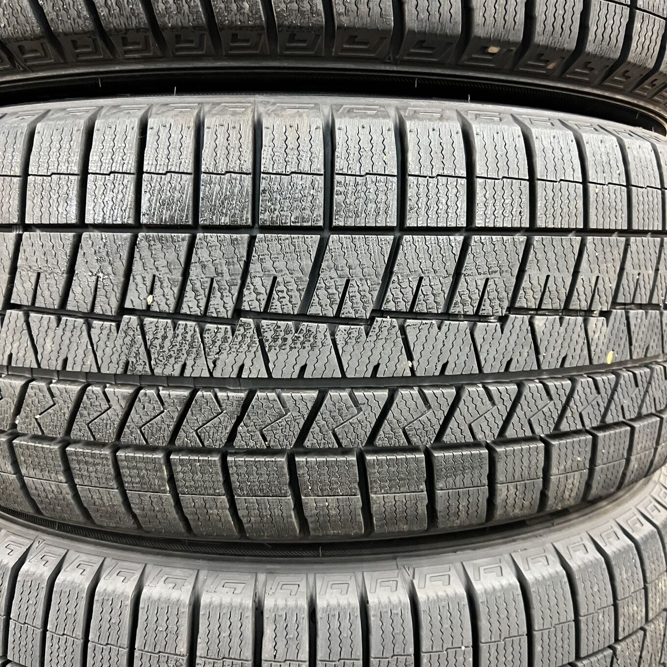 タイヤのみ]スタッドレスタイヤ 235/50R18 DUNLOP WINTERMAXX WM03 4本
