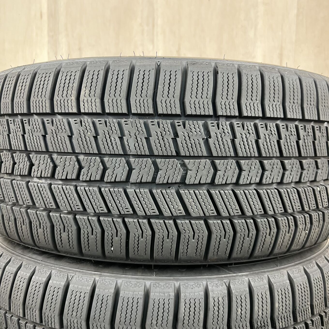 セット]純正TOYOTA 18インチ + GOODYEAR スタッドレスタイヤ 234/40R18 