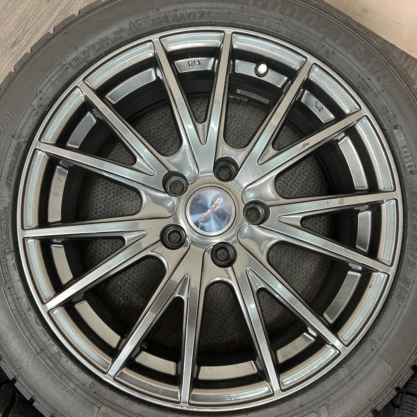 セット]WEDS 17インチ + GOODYEAR スタッドレスタイヤ 215/50R17 