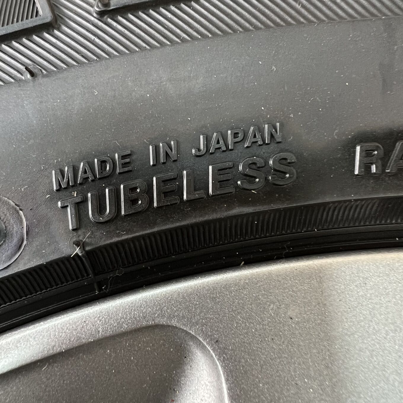 セット]BRIDGESTONE 16インチ + BRIDGESTONE スタッドレスタイヤ 215