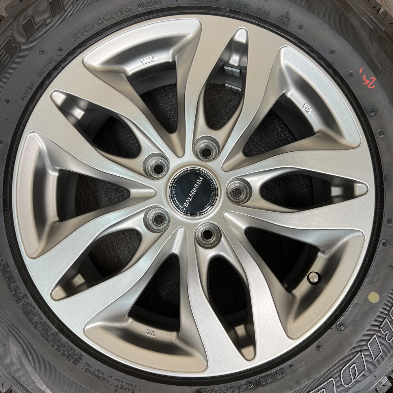 セット]BRIDGESTONE 16インチ + BRIDGESTONE スタッドレスタイヤ 215
