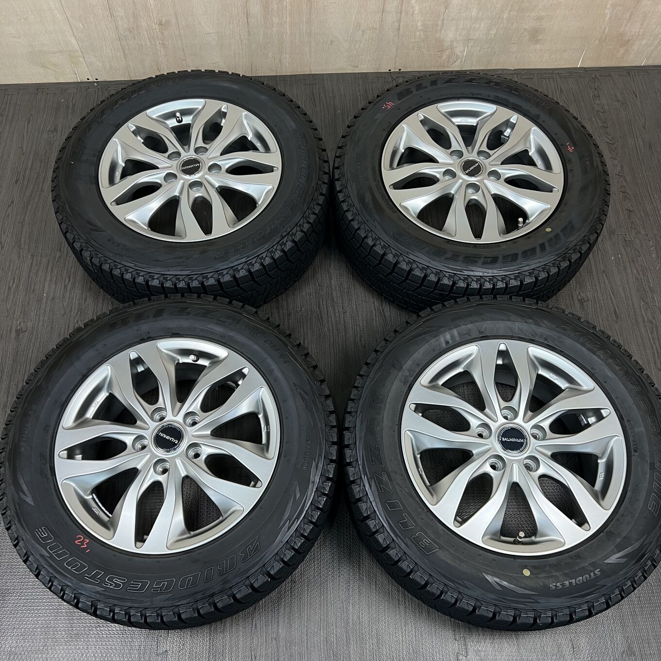 セット]BRIDGESTONE 16インチ + BRIDGESTONE スタッドレスタイヤ 215