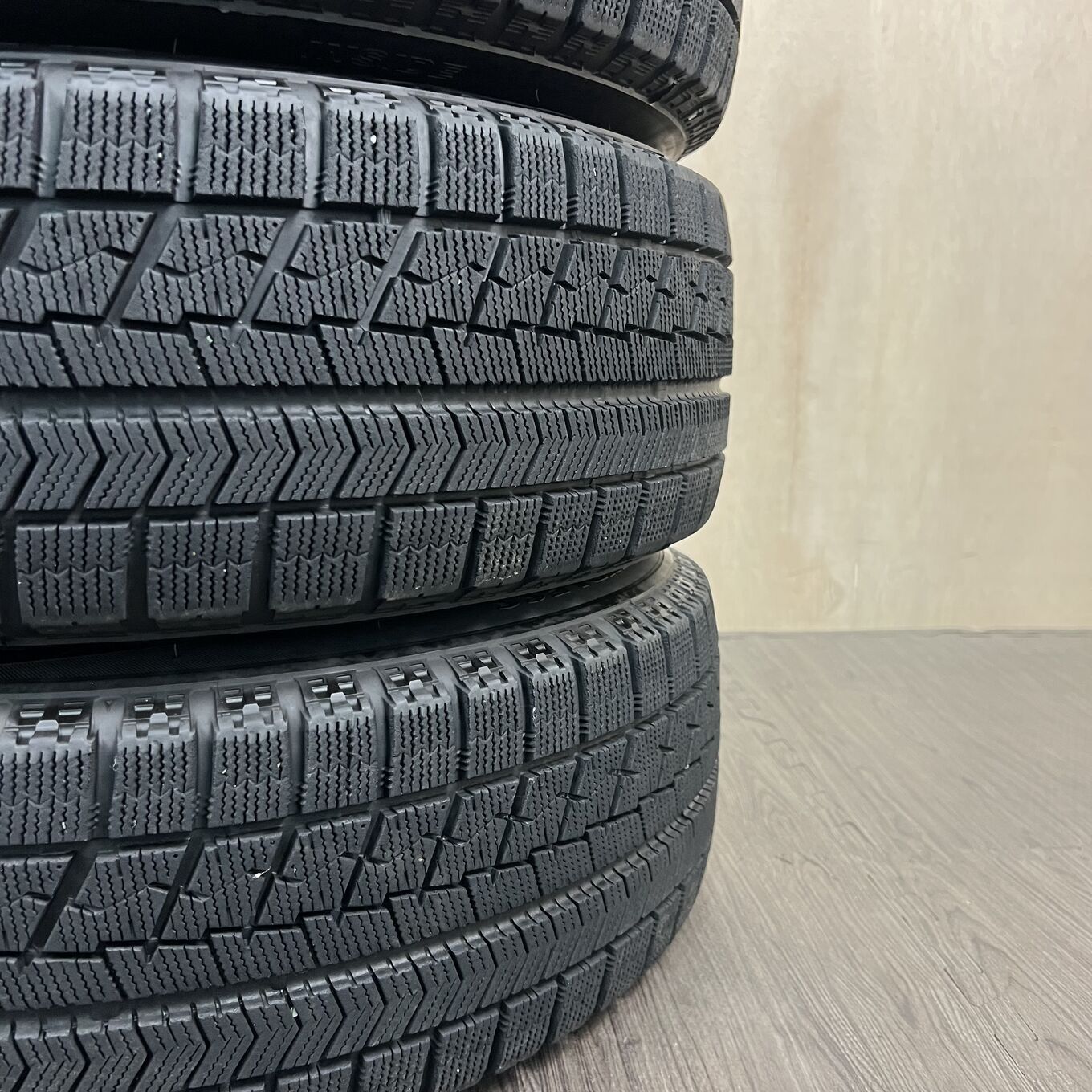 セット]BRIDGESTONE 16インチ + BRIDGESTONE スタッドレスタイヤ 215