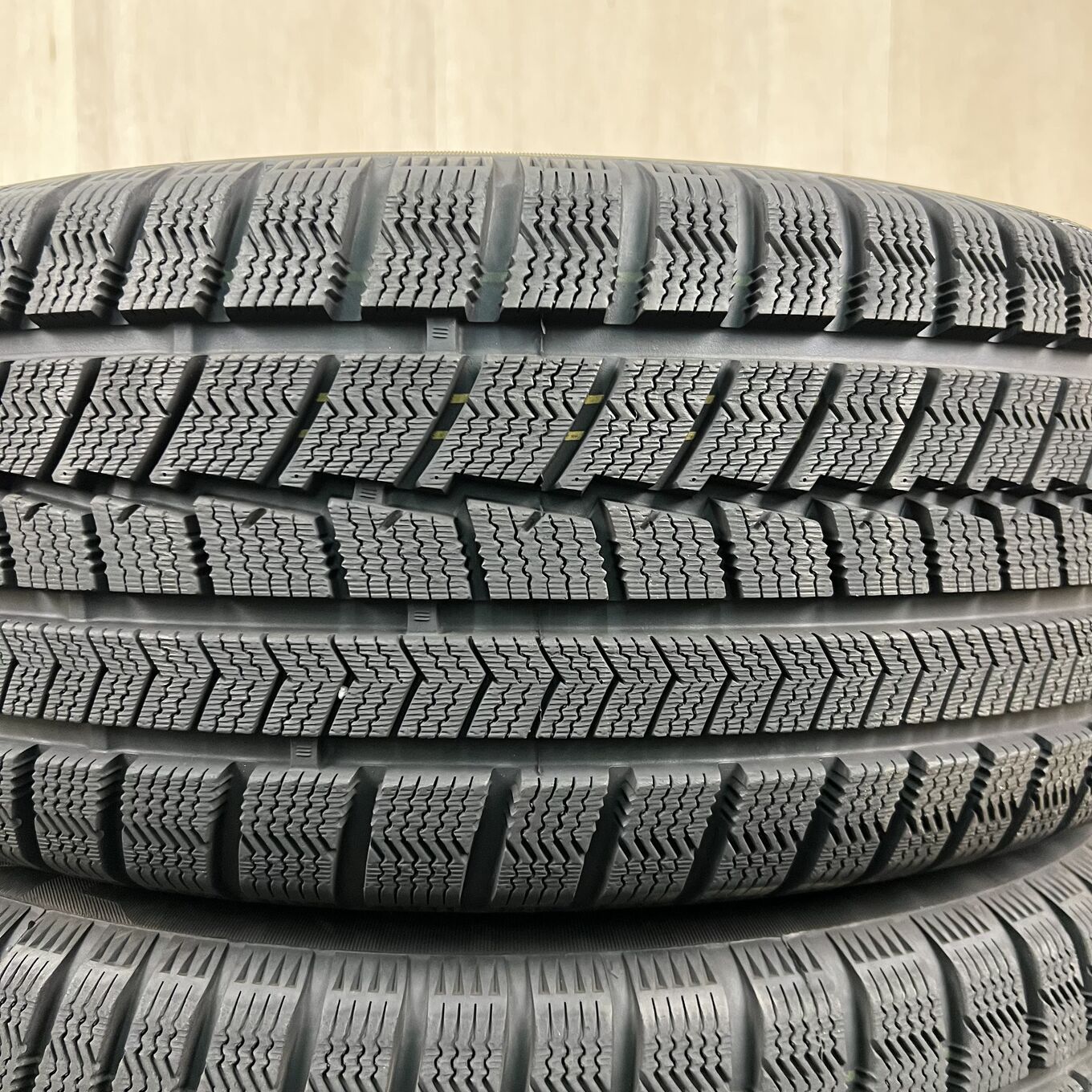 セット]VERTHANDI 17インチ + HIFLY スタッドレスタイヤ 225/55R17