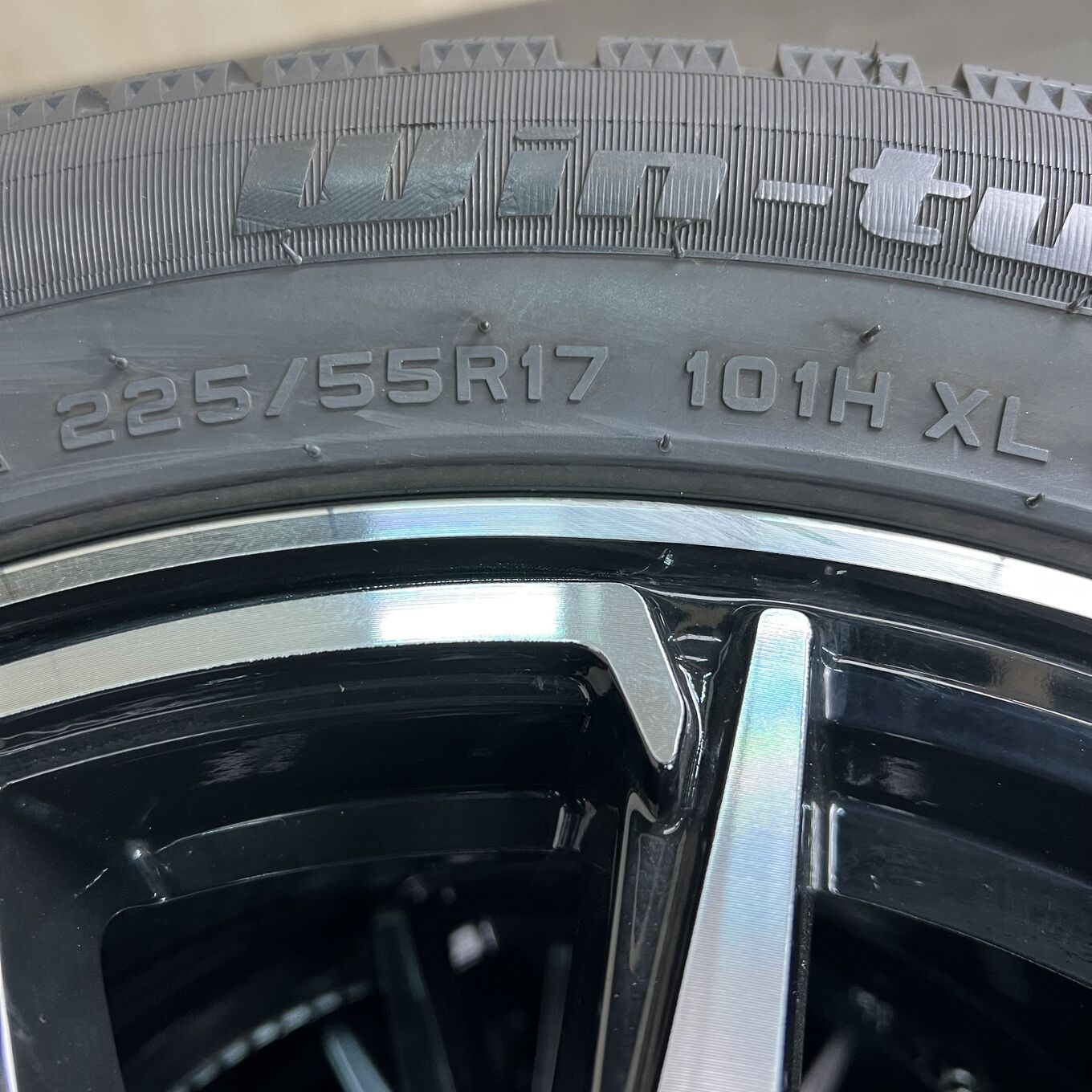 セット]VERTHANDI 17インチ + HIFLY スタッドレスタイヤ 225/55R17