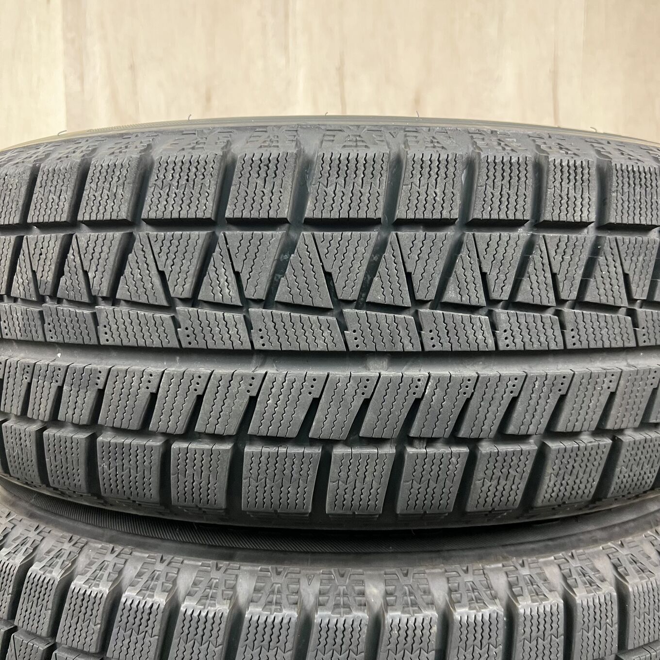 セット]BRIDGESTONE 16インチ + BRIDGESTONE スタッドレスタイヤ 215