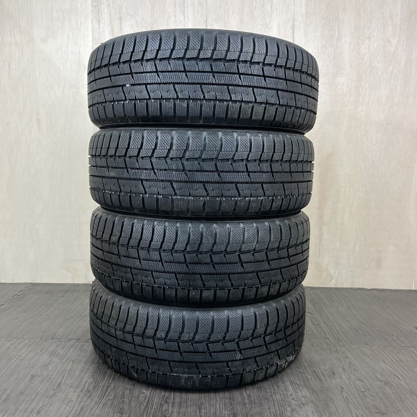 セット]TOYOTA 18インチ + TOYO スタッドレスタイヤ 215/50R18