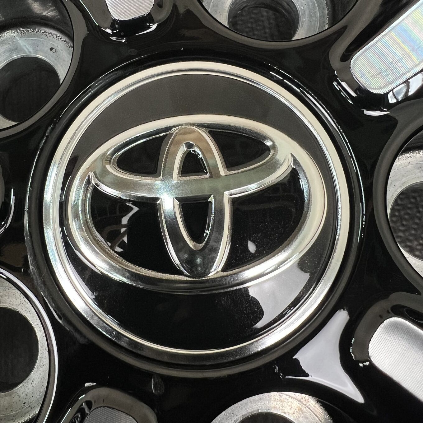 セット]TOYOTA 18インチ + TOYO スタッドレスタイヤ 215/50R18 