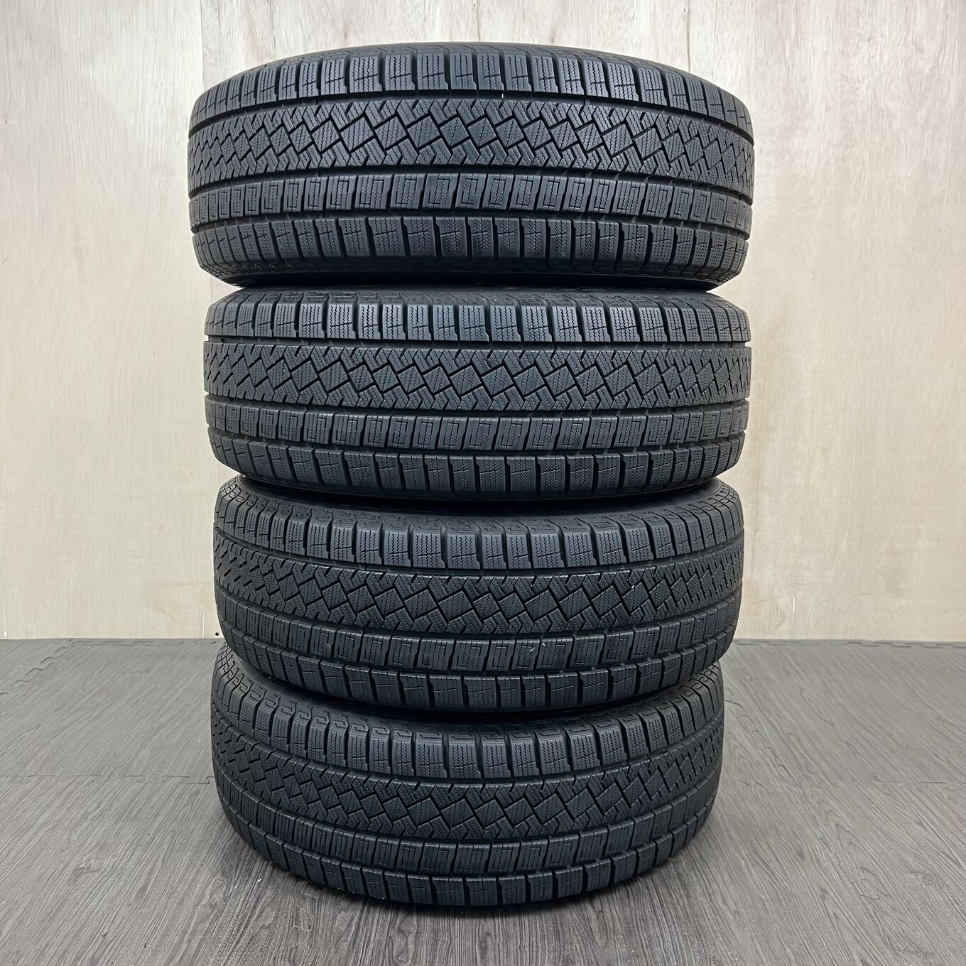 セット]純正WV 16インチ + PIRELLY スタッドレスタイヤ 205/60R16