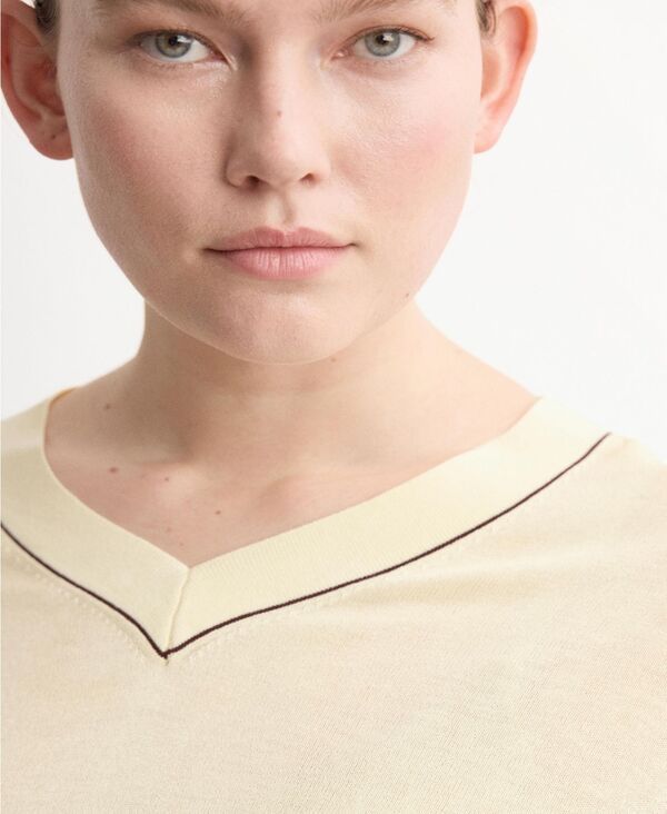 マンゴ レディース アウター ニット・セーター Vネック コントラスト MANGO Womens Contrast Piping VNeck Sweater Pastel Yellow イエロー マンゴ レディース アウター ニット・セーター Vネック コントラスト MANGO Womens Contrast Piping VNeck Sweater Pastel Yellow イエロー