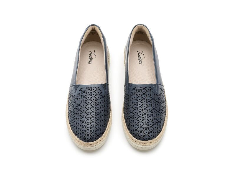 トロッターズ レディース シューズ スリッポン・ローファー Trotters Accent Perf Navy ネイビー
