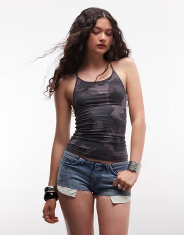 ウィークデイ レディース ボトムス ハーフパンツ・ショーツ ショートパンツ デニム Weekday super short denimicro shorts with cutoff waistband
