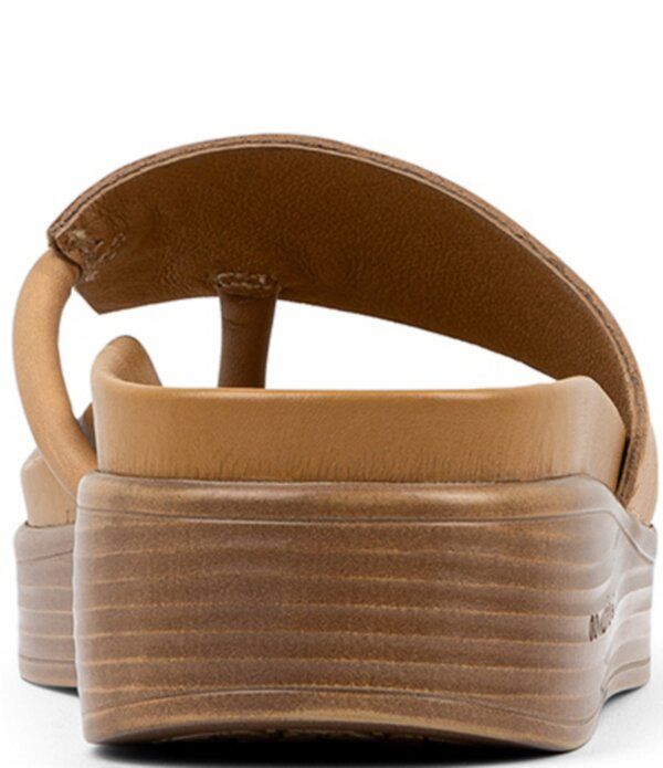 ドナルドプリネール レディース シューズ サンダル プラットフォーム レザー Donald Pliner Fifi Leather Platform Wedge Thong Sandals Camel