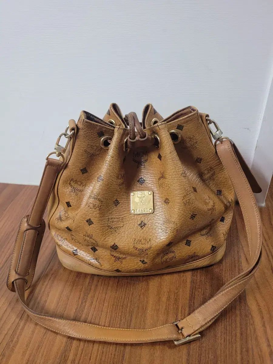 MCM ヴィセトス バケットバッグ ブラウン