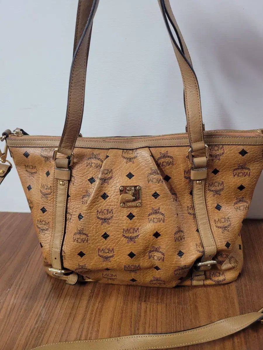 MCM ヴィセトス トートバッグ ブラウン