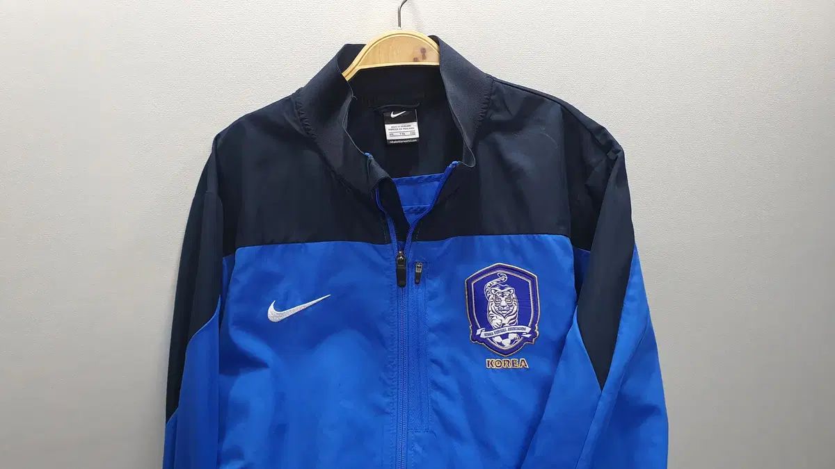 16 18 サッカー 韓国国家代表 トレーニングジャケット 110 (横60 縦71)
