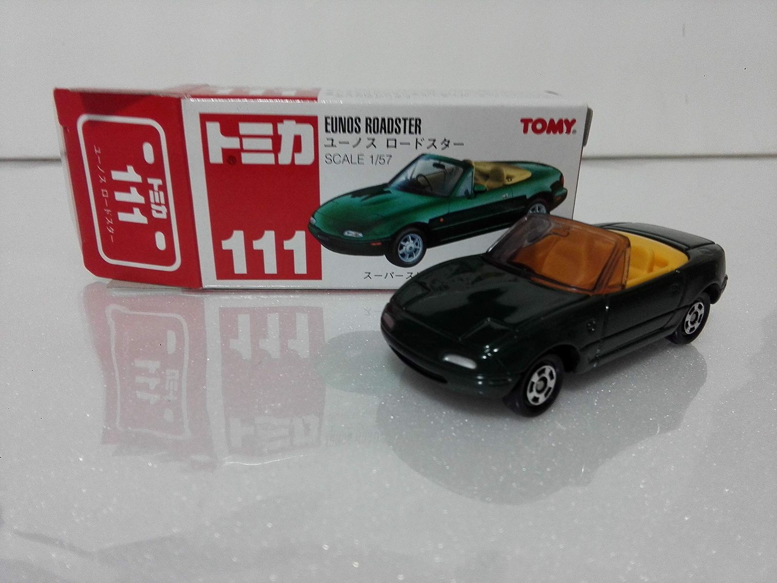 新品 トミカ No.111 マツダ ユーノス ロードスター GN 長期保管の 赤トミー クレイジーミニカーサークル ケース付き 倉庫発送