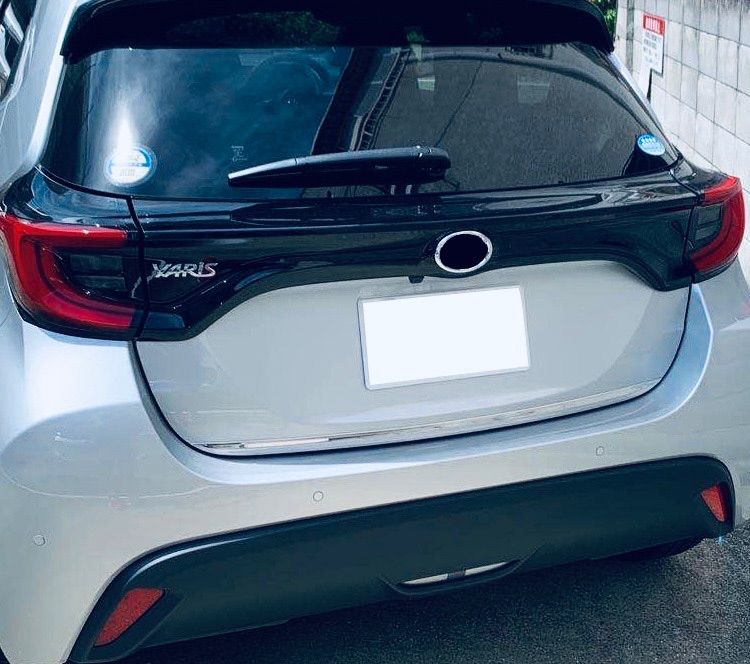 TOYOTA トヨタ ヤリス YARIS トランクドアガーニッシュ