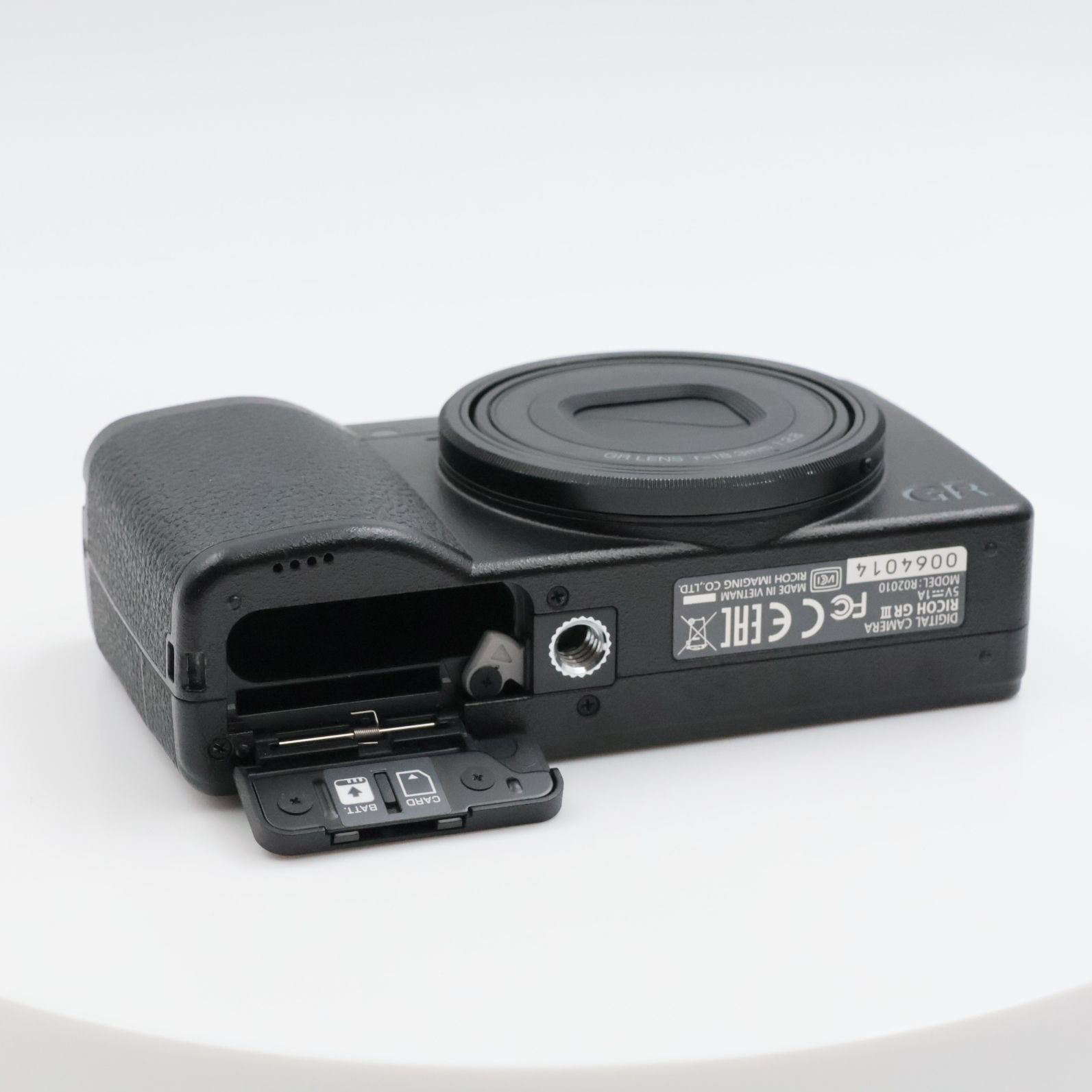 □シャッター数2697枚！極上品□ RICOH GR III コンパクトデジタル