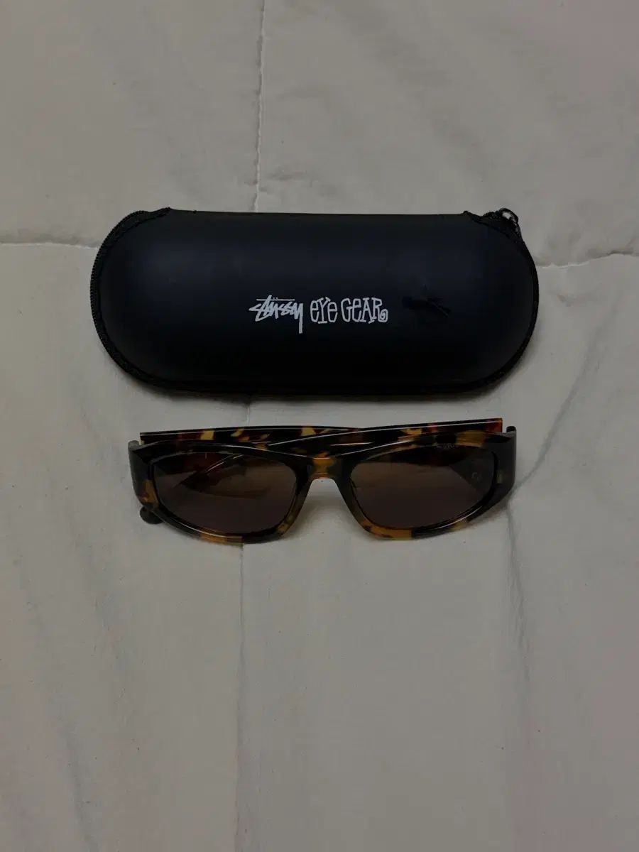 STUSSY レオパード サングラス