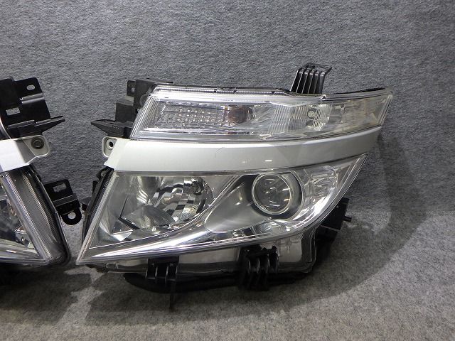 エルグランド ヘッドライト 左右 HID キセノン E52 TNE52 前期 100